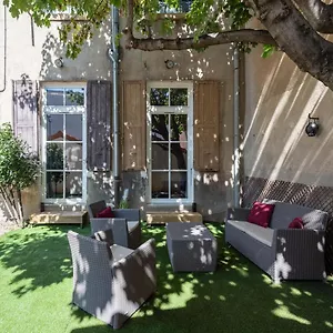 https://le-jardin-des-docks-appt-avec-jardin.hotels-rhonealpes.com